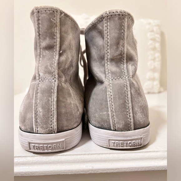 Rare TRETORN Grey Velvet High Tops ladies size 9. - Picture 5 of 12